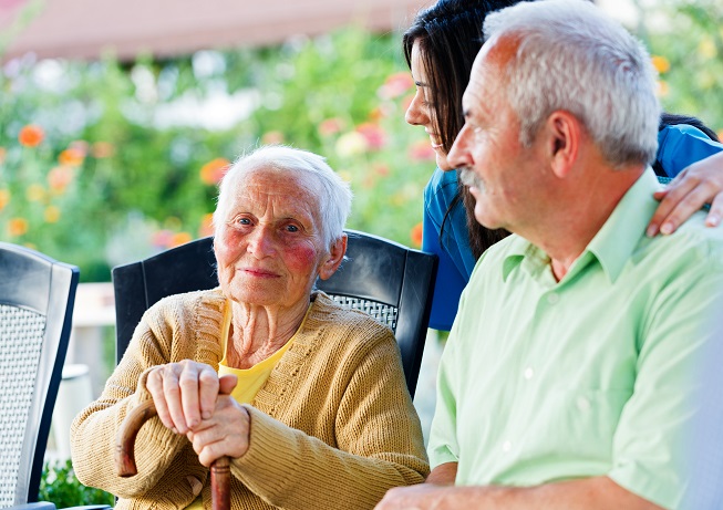 Ways to Connect with Seniors Suffering from Alzheimer’s