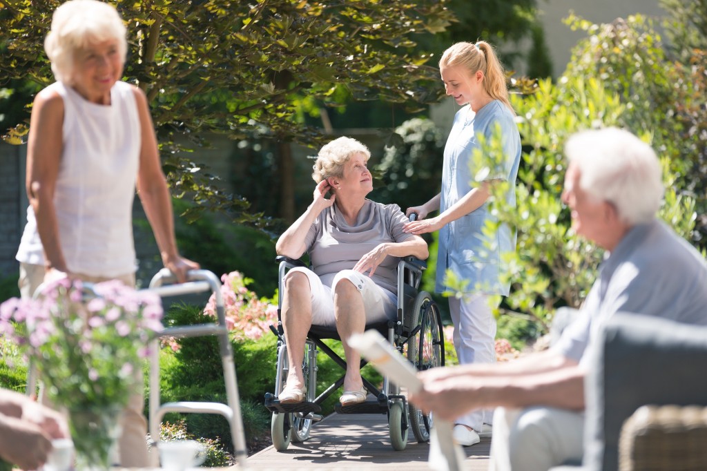 How to Afford Assisted Living [7 Ways to Get Financial Help]