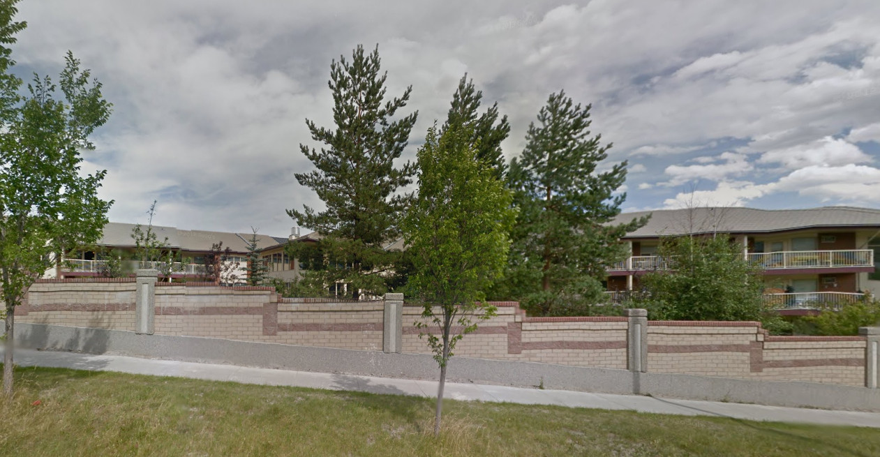 Wentworth Manor The Court, Retirement home, Calgary, AB, Senior